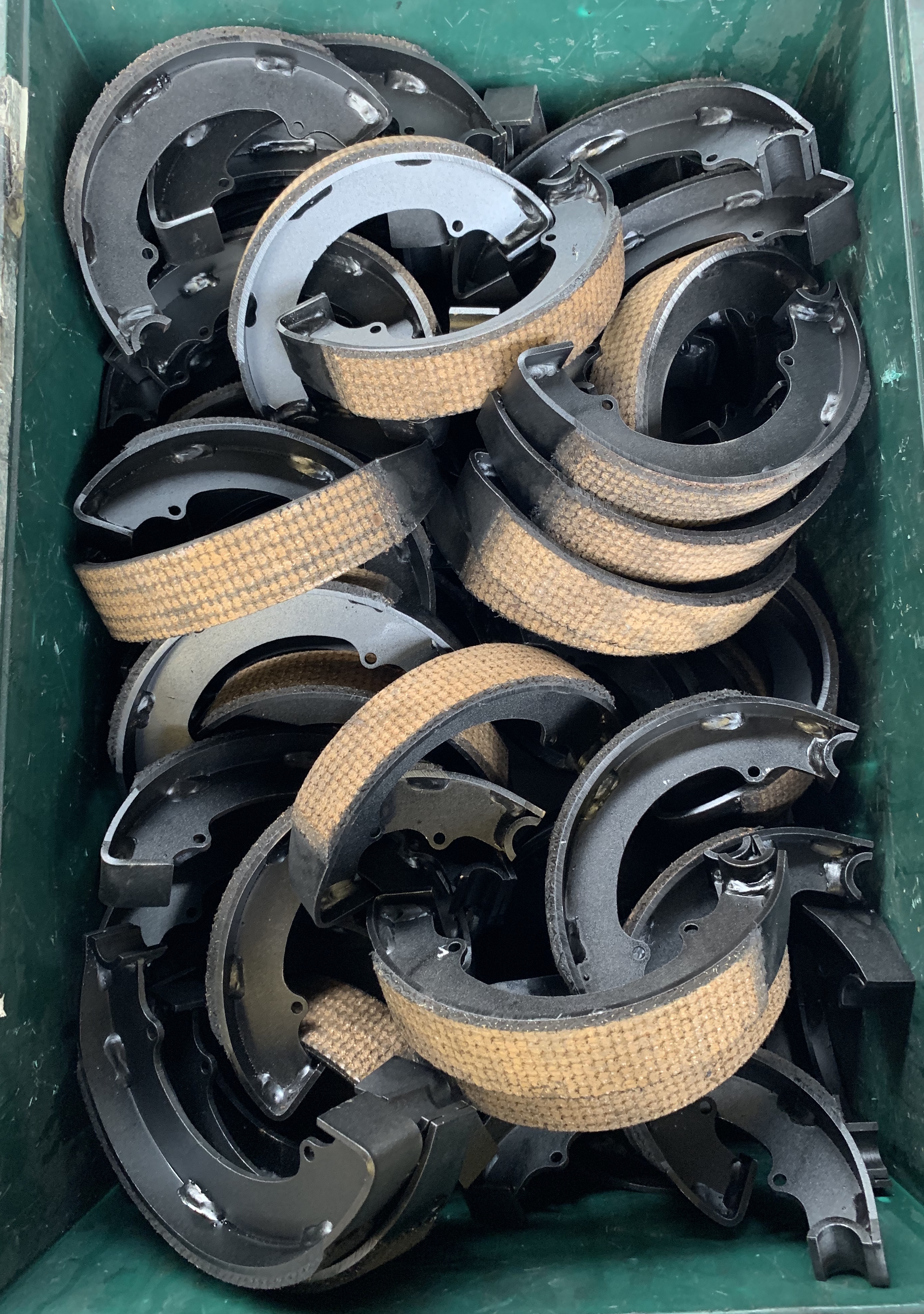 100 brake shoes all lined in MBL910