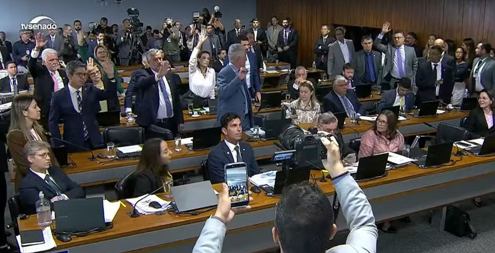 Confusão suspende CPI do INSS após votação sobre sigilo de Lulinha