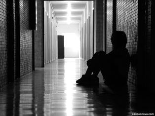 Uso indiscriminado de antidepressivos pode levar ao suicídio