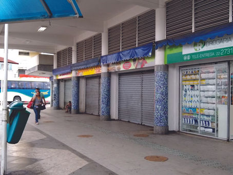 Covid -19 chega ao Brasil, ataca a saúde pública e a economia