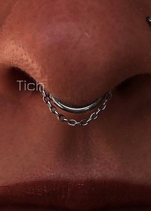 piercing realizzato da tichpiercer presso Alchimia Tattoo Lab