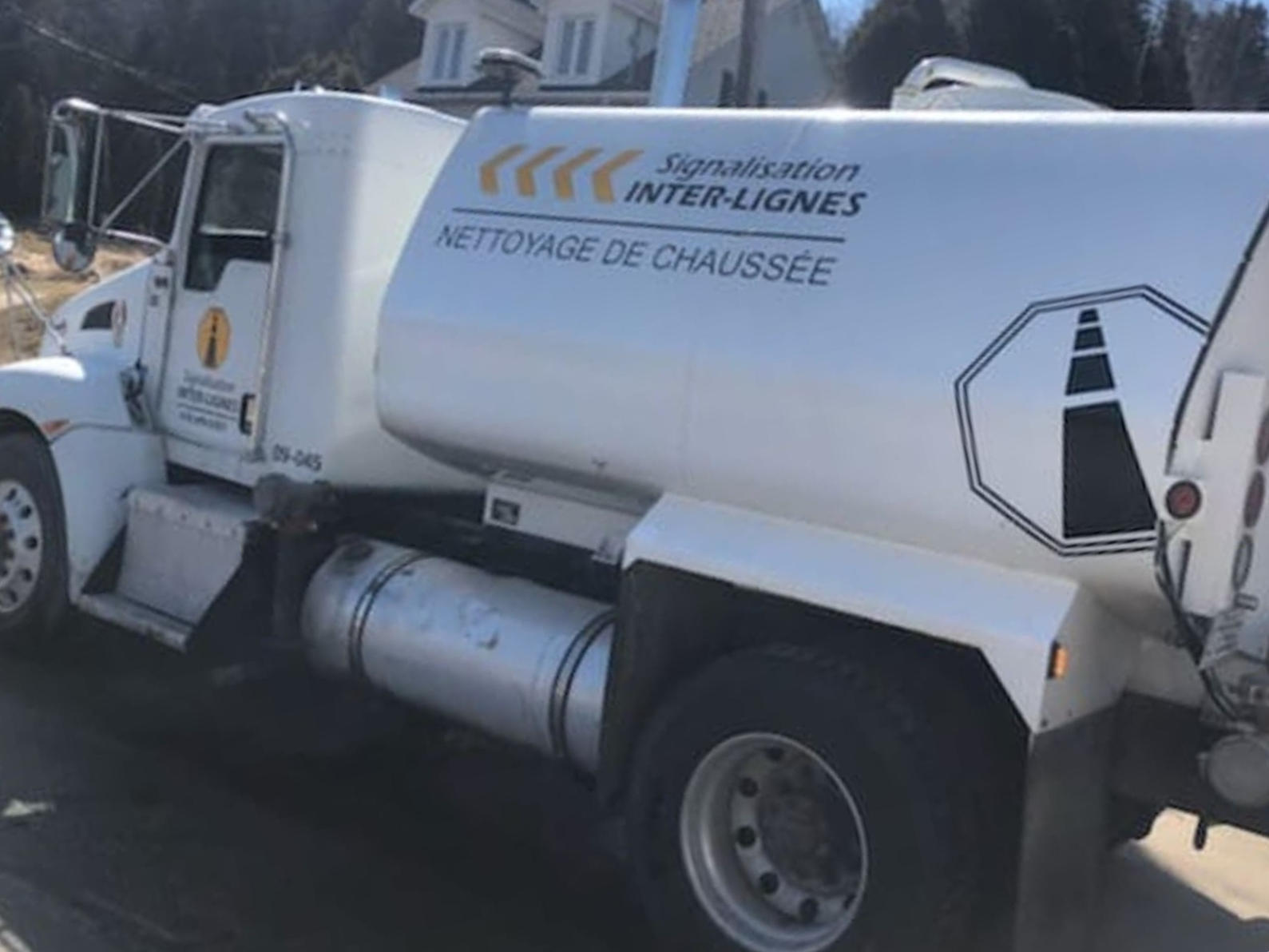 Camion-citerne Signalisation Inter-Lignes