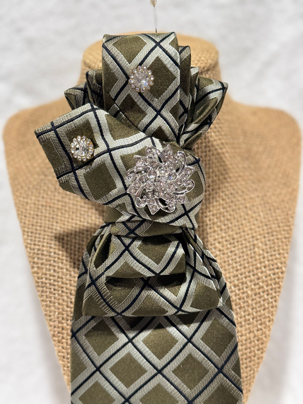 Thumbnail: Tie Green