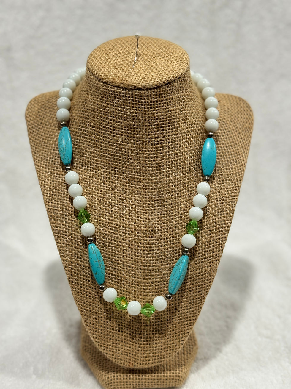 White necklace w/ turquoise & light green