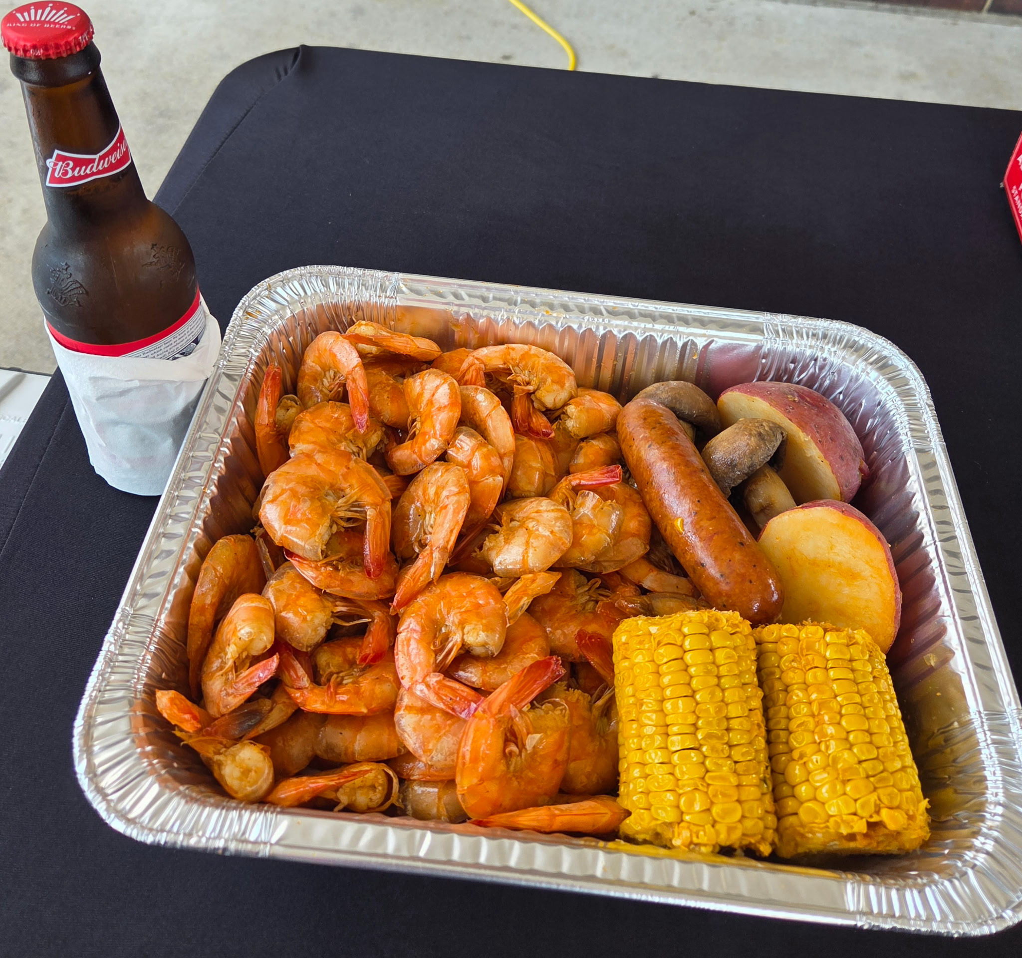 #132 Chef’s Special Shrimp Combo – 2 lb shrimp w/ sides & butter