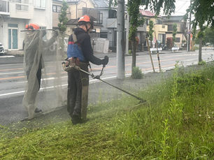 坂戸市で草刈り作業