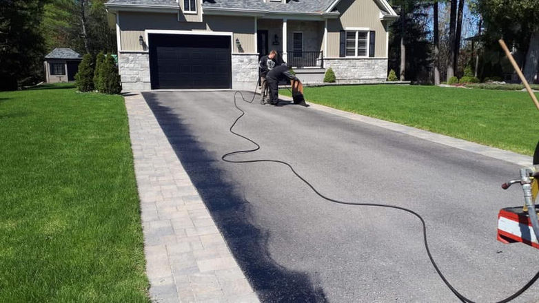 Travaux d’asphaltage réalisés par Scellant VV Asphalte

