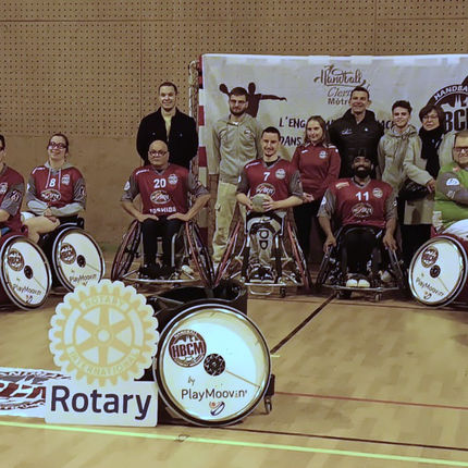 Remise de 8 fauteuils roulants pour la section Hand'Fauteuil du HBCM : un geste fort de solidarité