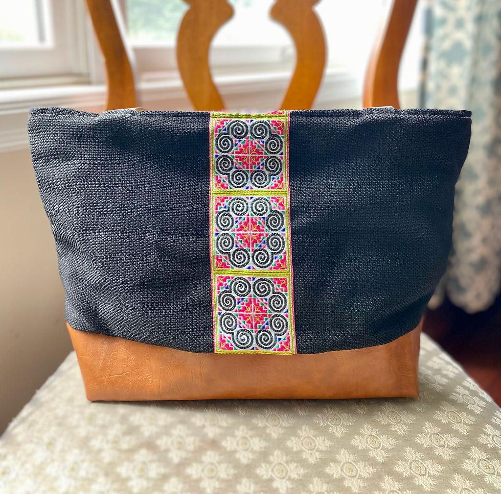 Hmong SMALL Zippered Tote-Black