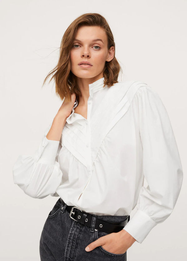 woman wearing a white shirt 