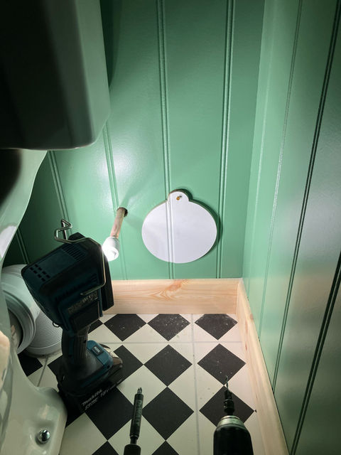 green modern bathroom