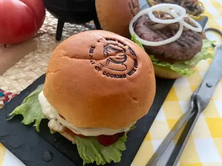 Iron Pot Ltd hamburger