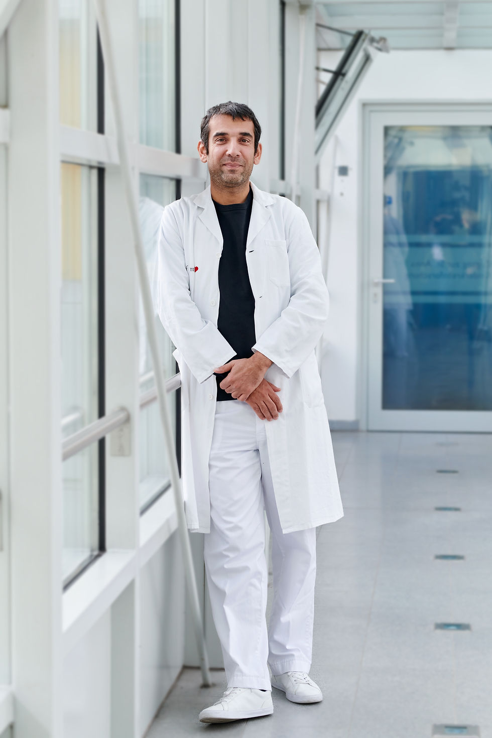 24.Andishe Attarbaschi.jpg