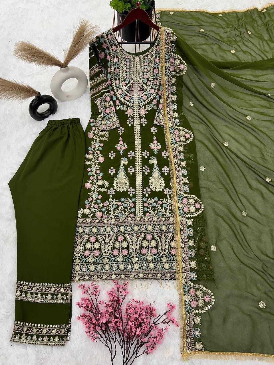 Thumbnail: Salwar suit set 