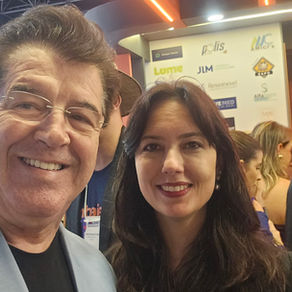 No último Congresso da AMM - Associação dos Municípios - no Expominas aqui em BH a presença simpática da secretária de Estado de Desenvolvimento de Minas Mila Corrêa visitando stands da Feira.