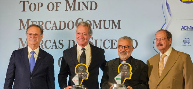 31° TOP OF MIND da publicação de Economia & Negócios MERCADO COMUM( leia-se economista Carlos Alberto Teixeira editor-chefe) teve noite de casa repleta do PIB mineiro no Minas Tênis 2 em BH.