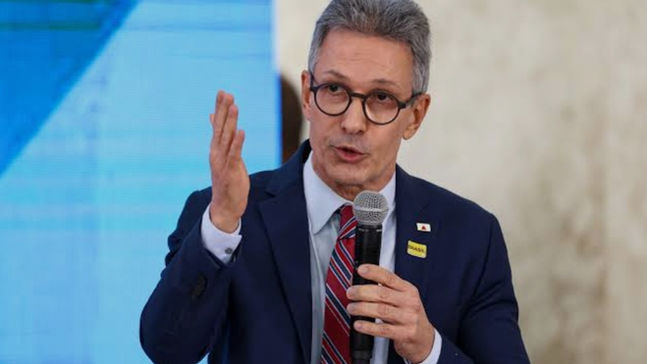 Batido o matelo!!! Agora é oficial. Governador Zema envia CARTA DE RENÚNCIA à Assembléia Legislativa de Minas. Comonsempre afirmamos.aqui no nosso BLOG: Zema entrariaa na corrida pelo PLANALTO. Entrou