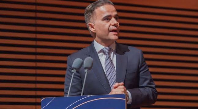 Direto de Brasília O presidente OAB-MG Gustavo Chalfun entregou ao Conselho Federal proposta de Código de Ética para Ministros do STF.