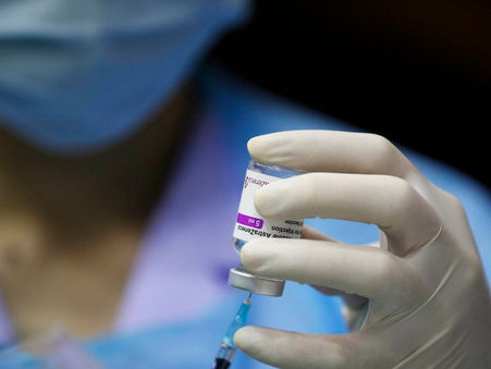 Regulador europeo critica desinformación sobre la vacuna de AstraZeneca