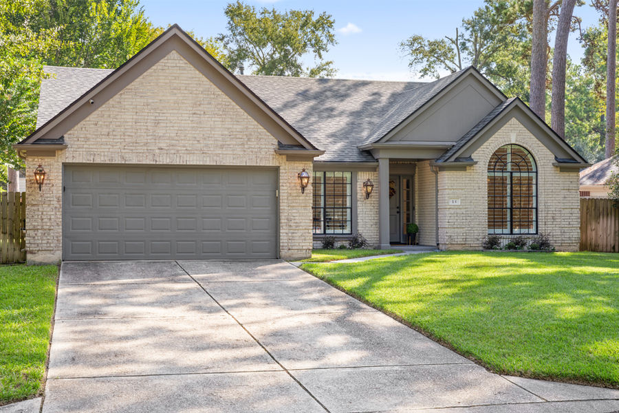 Front elevation with curb appeal: luxury home photography, Houston by Marz Media Photography