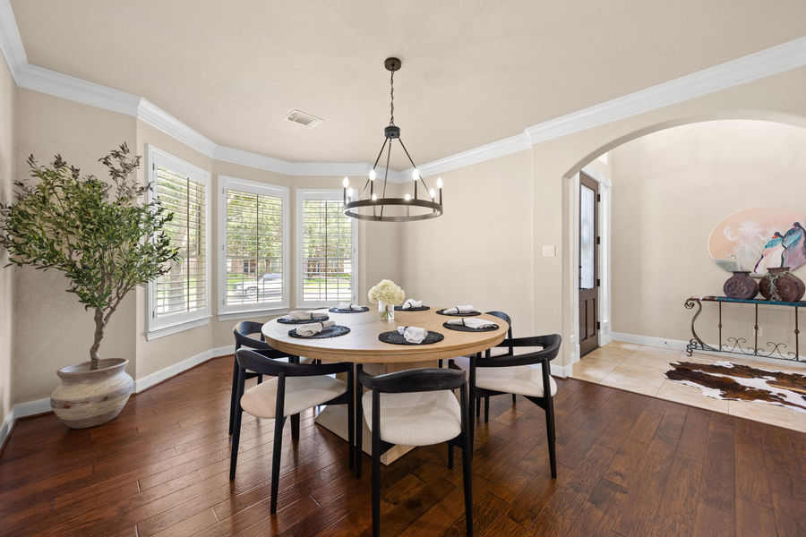 Formal dining room: HDR real estate photography for a Houston listing by Marz Media Photography