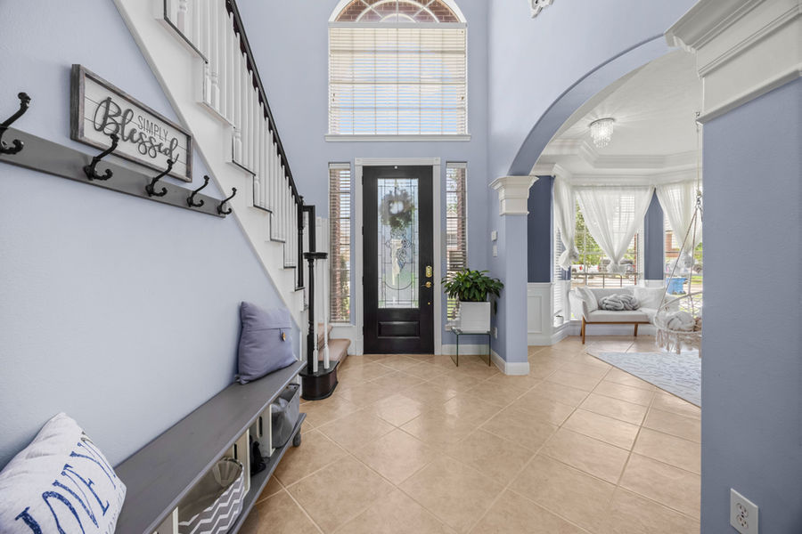 Entry hall with French doors and vaulted ceiling: interior photography, Houston, TX by Marz Media Photography