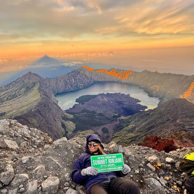 Mt Rinjani volcano trek