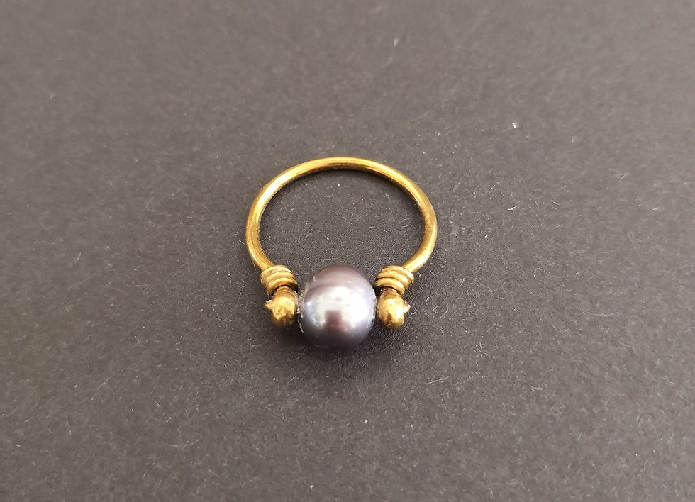 Miniature : Bague laiton et perle de nacre noire