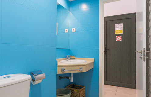 Bathroom with shower, towels provided, Casa Betta