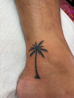 palm-tree-ankle-tattoo-miami-beach