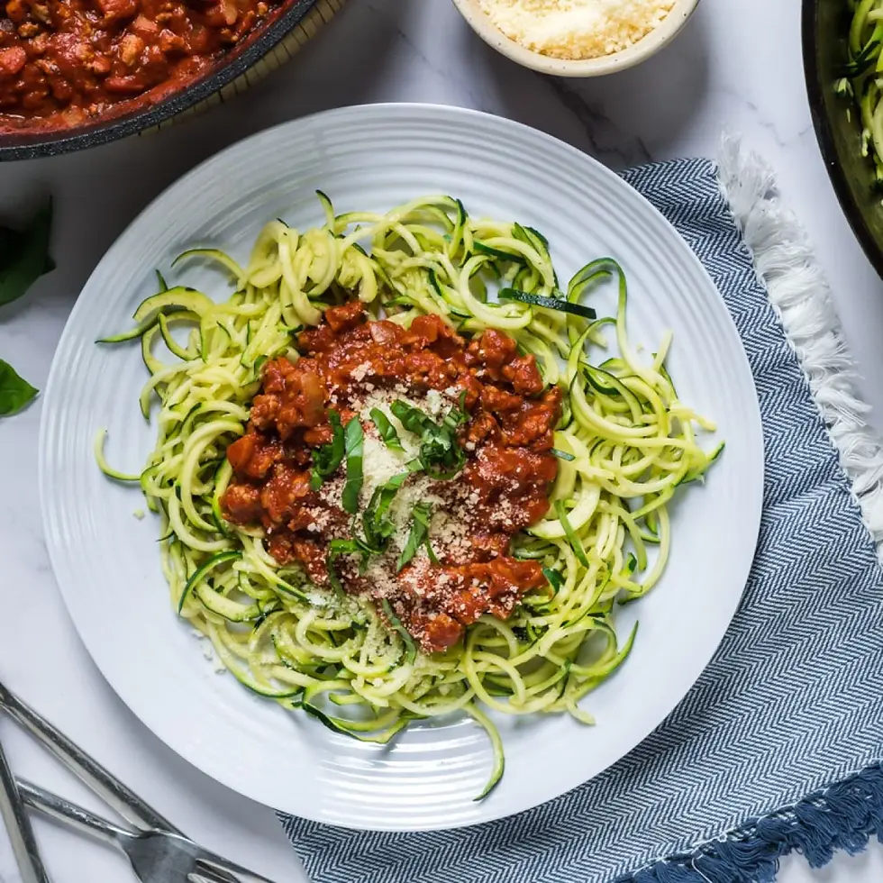 hcg diet recipe: Zucchini Noodle Turkey Bowl with Warm Garlic Dressing