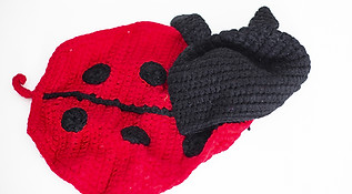 Costume de coccinelle en crochet pour nouveau-né