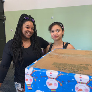 Kidzz Helping Kidzz inspires the next generation of givers as kids prepare for their annual toy drive