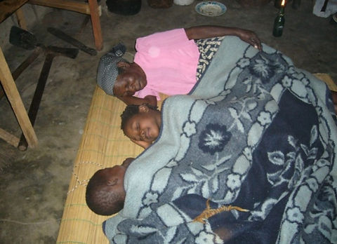 Mani Unite _ da vicino JM (11).JPG