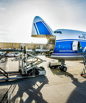 Air Freight Front Loading in Freighter