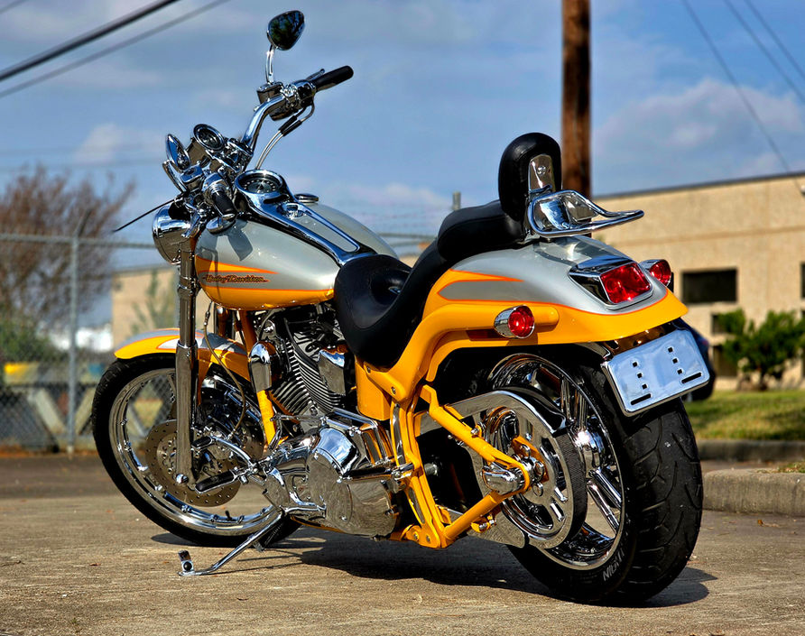 2004 Harley-Davidson CVO Screamin Eagle Softail Deuce Motorcycle Yellow