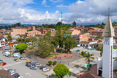 Panoramica_del_parque_de_El_Carmen_de_viboral_antioquia_colombia_-_panoramio.jpeg