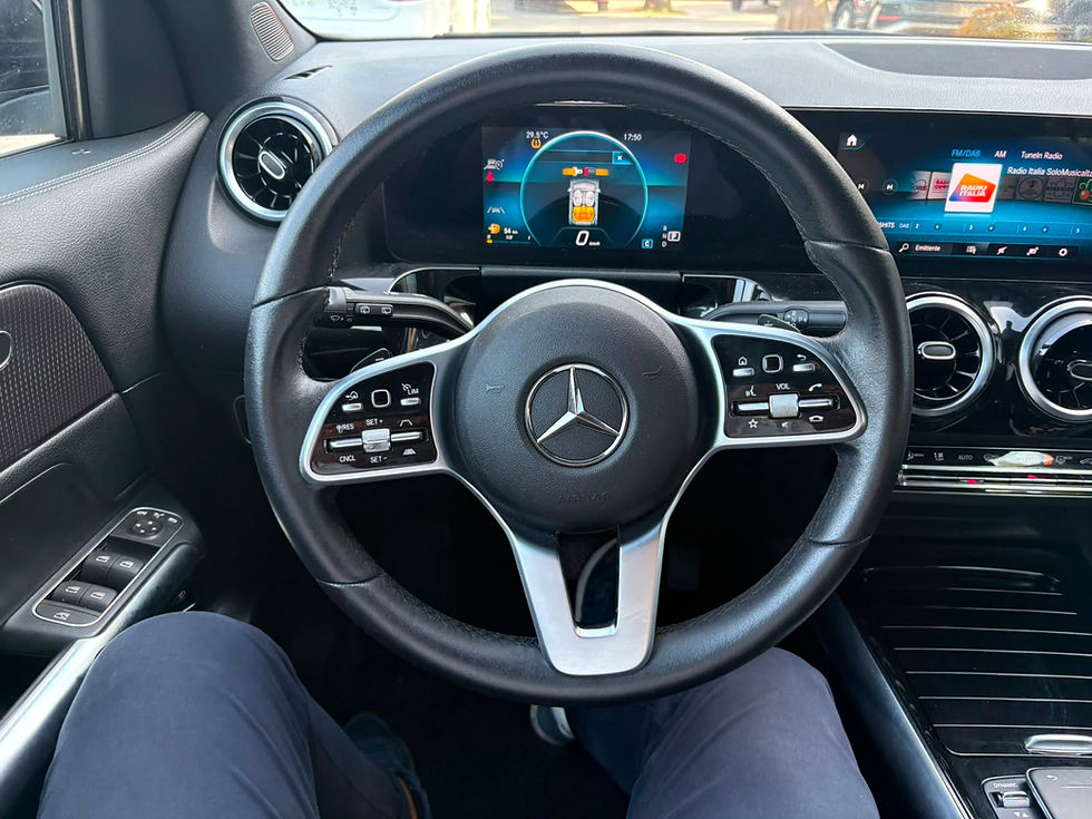 Miniatura: MERCEDES-BENZ GLA 220 d Automatic Sport