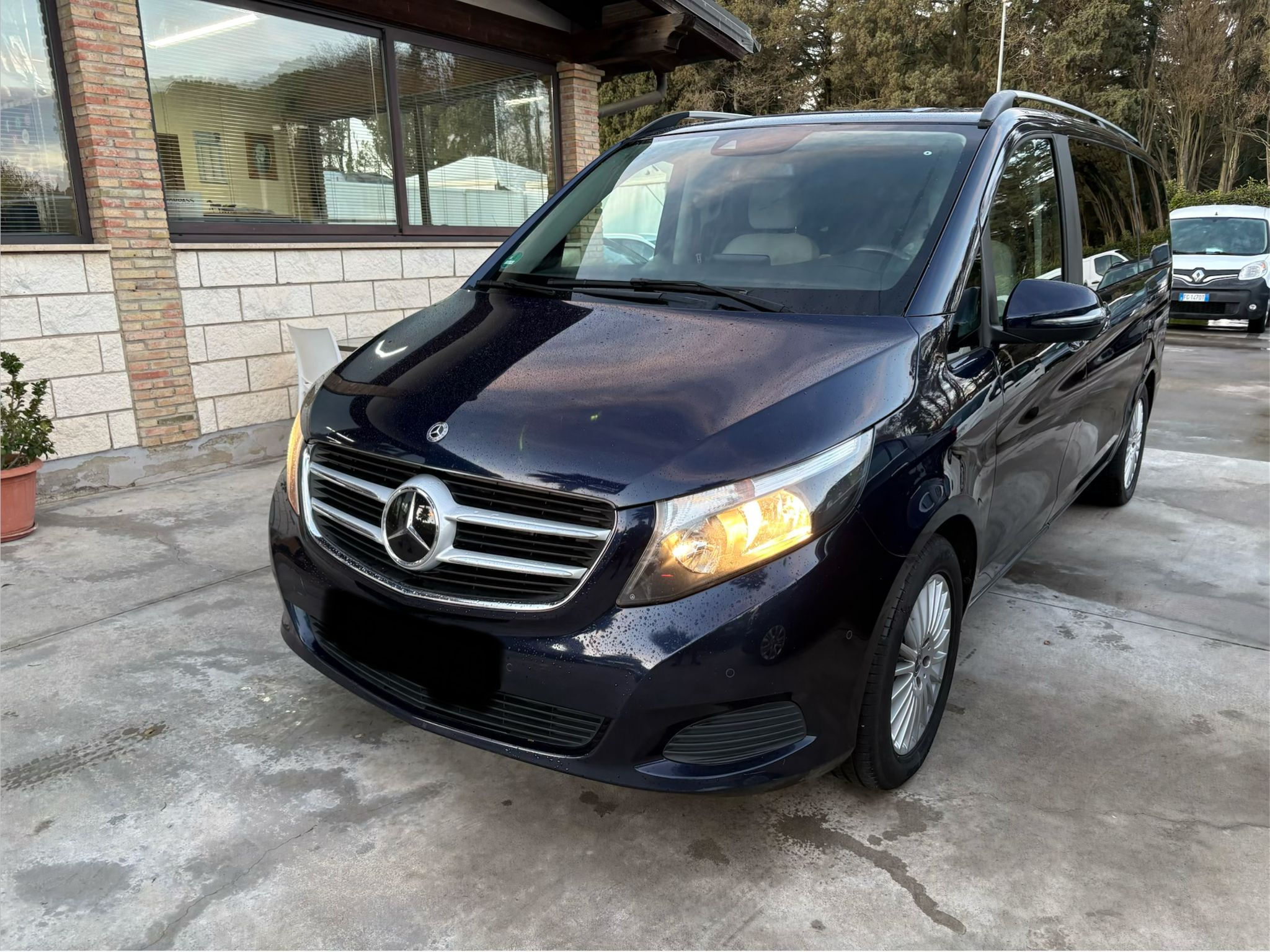 MERCEDES-BENZ V 220 d Automatic 4Matic Executive Business Long