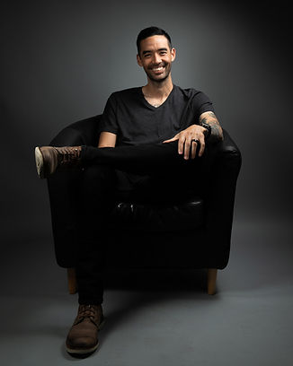 Jason-Ogdon_portrait-in-chair.jpg
