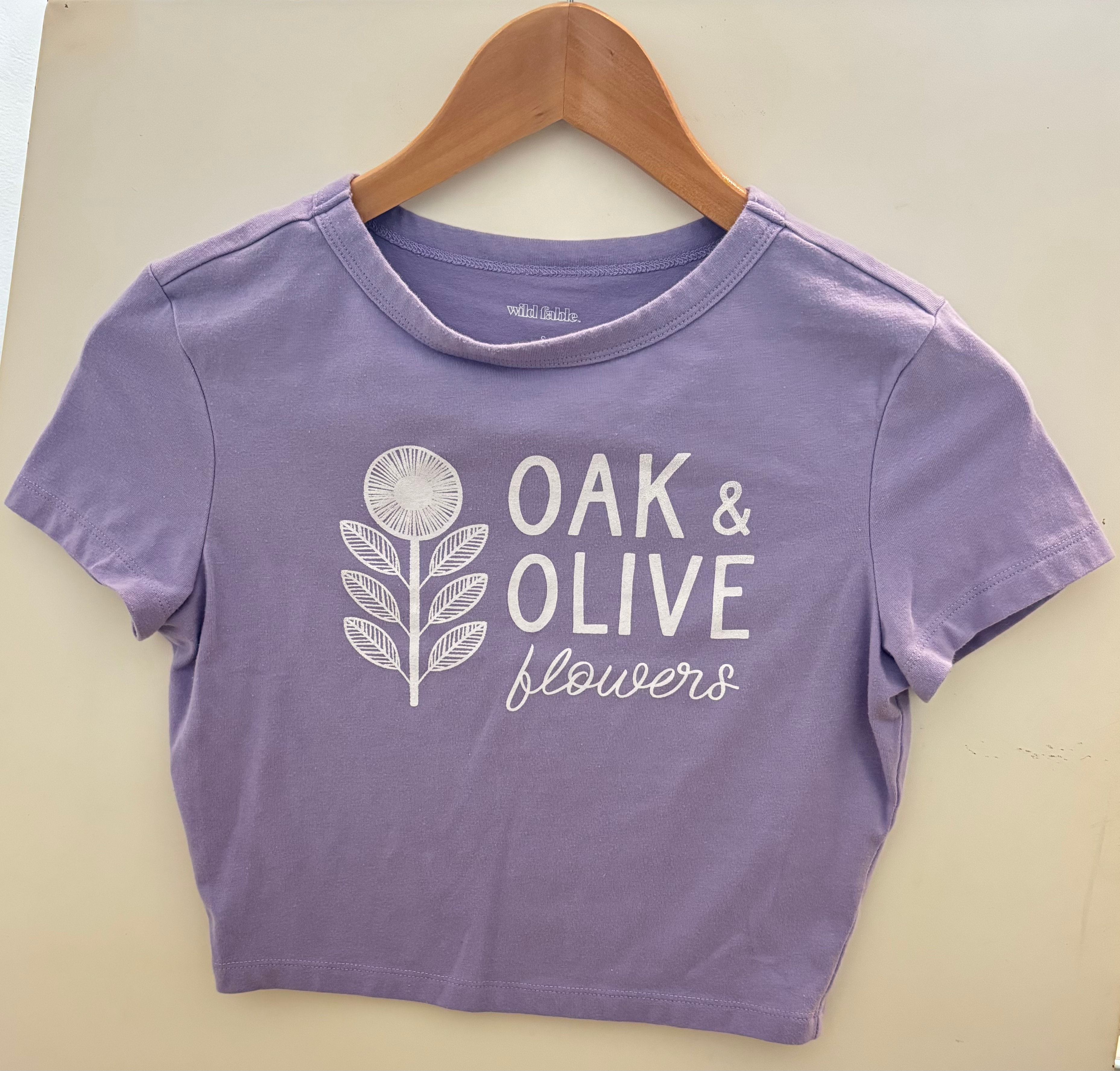 Women’s/juniors small - Oak & Olive crop tee