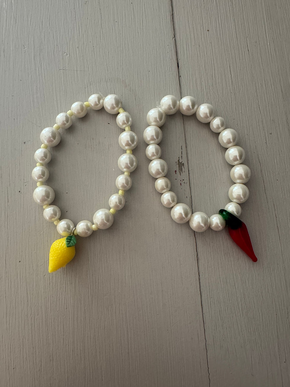 Thumbnail: Chunky pearl chilli bracelet 
