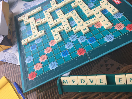 MÁTE RADI SCRABBLE? HRA S PÍSMENKAMI VIE BYŤ ZÁBAVA!