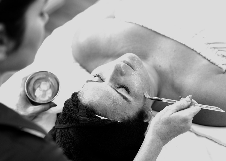 Facial Treatment_edited_edited.jpg