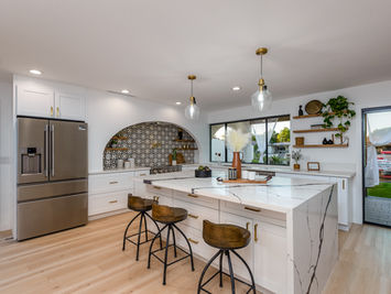 real estate airbnb and commercial photographer -  kitchen of home on steamboat bend in tempe