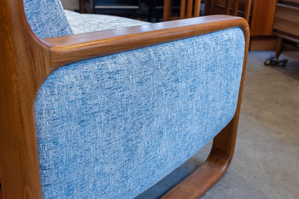 Dick's_Furniture_Upholstery_Reupholstery_Commercial_Upholstery_Residential_Furniture_Repair_Refinishing_Booths_Custom_Furniture-03