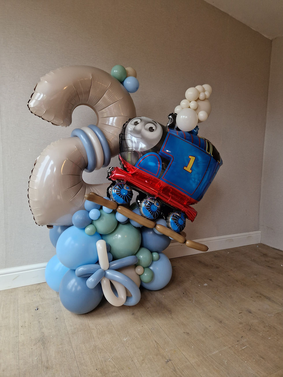THOMAS THE TANK ENGINE BALLOONS AGE 2 
