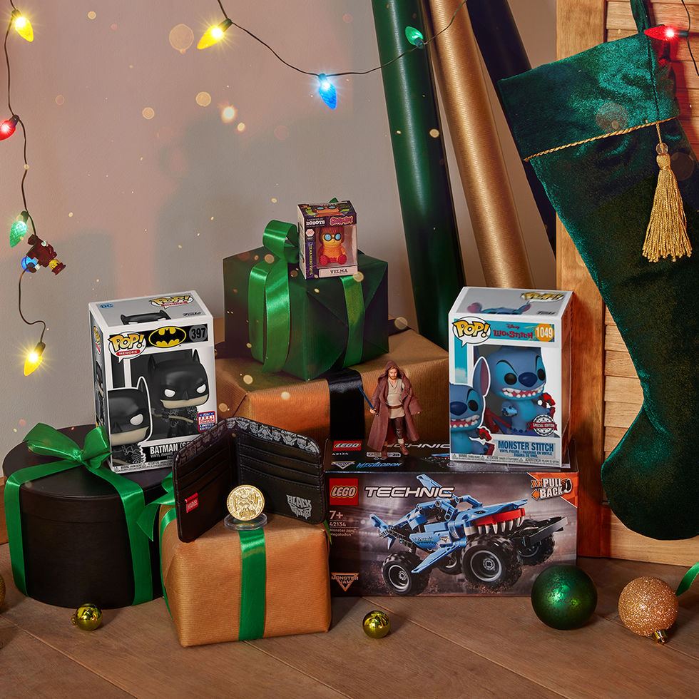 2909_THG0061144_Zavvichristmas_ 3-1080x1080
