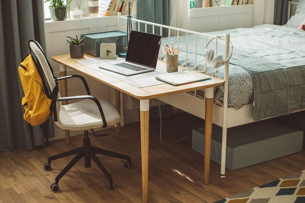 Small Bedroom with home office
