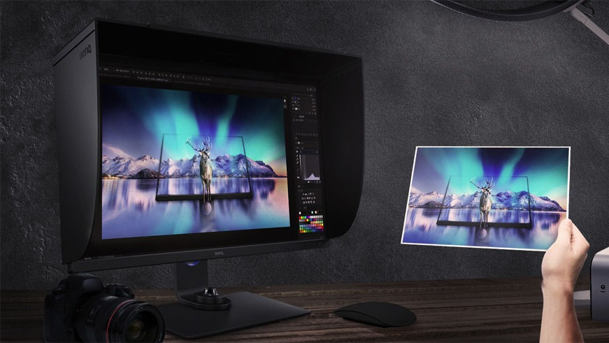 black and white style minimalist desk